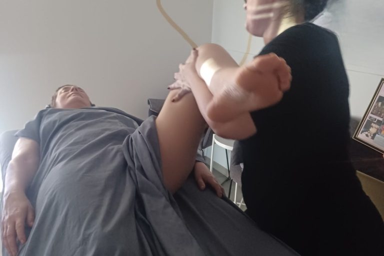 Massage au sel d'Himalaya - Fabienne GIRE
